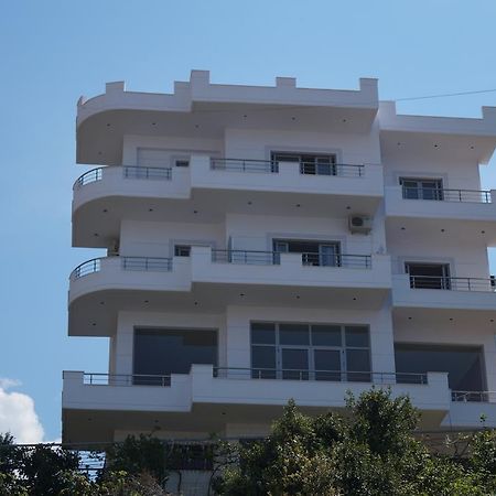 Bill'S Apartments Sarandë エクステリア 写真